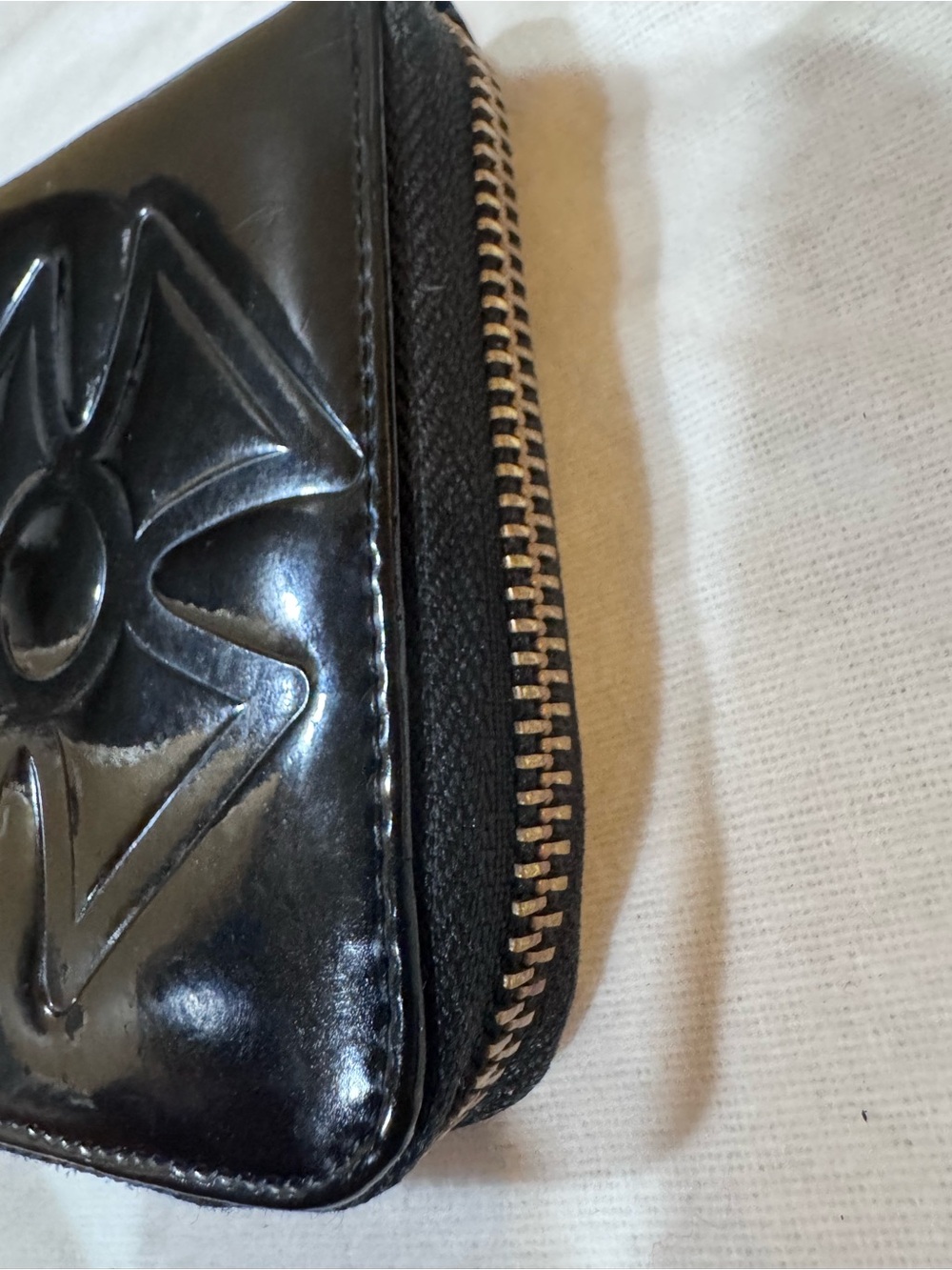 Vivienne Westwood Orb Embossed Patent Leather Zip Wallet - Picture 5 of 16